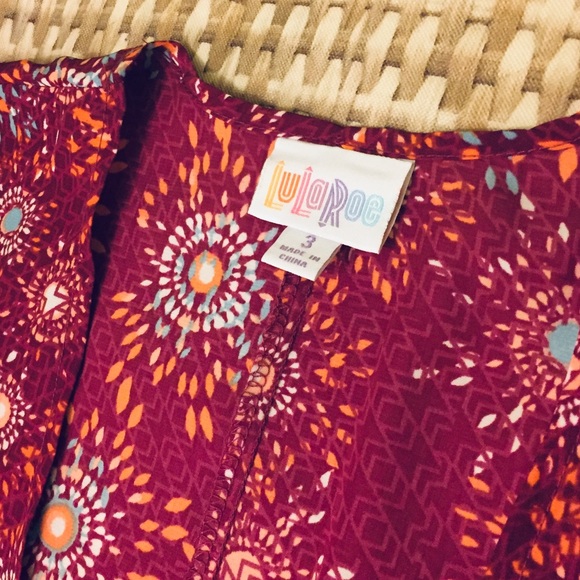 🚫 🖤 2/$20 LULAROE Bianka kimono - Picture 3 of 5
